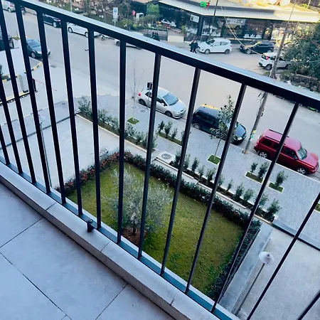 Tirana * 地拉那